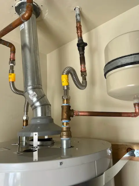 Water heater installation and plumbing repair in Loretto